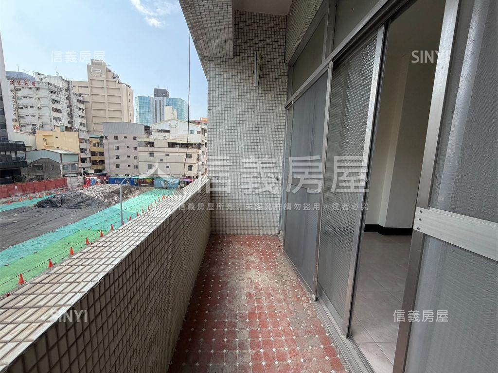 建國國小旁捷運三樓大公寓房屋室內格局與周邊環境