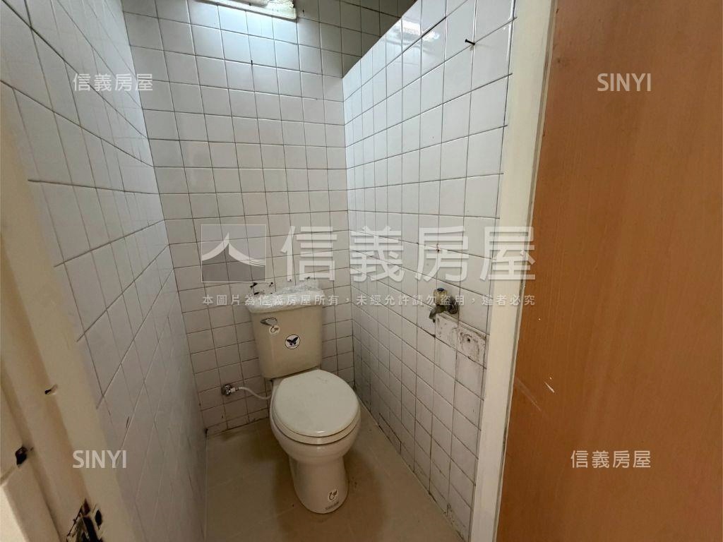 建國國小旁捷運三樓大公寓房屋室內格局與周邊環境