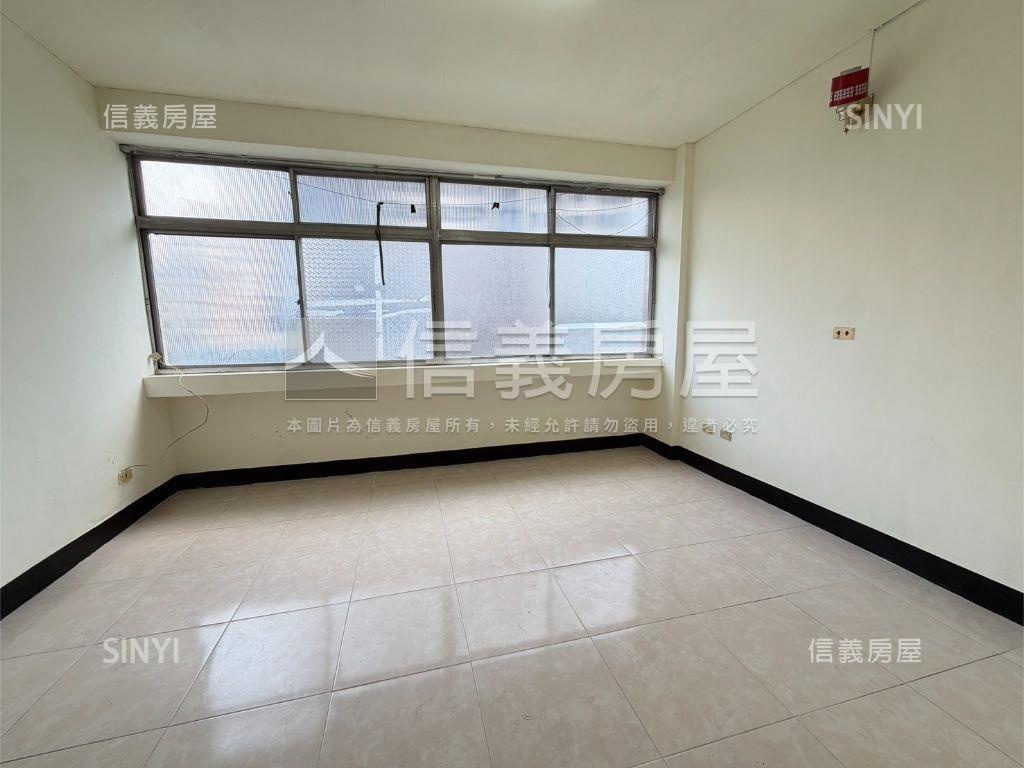 建國國小旁捷運三樓大公寓房屋室內格局與周邊環境