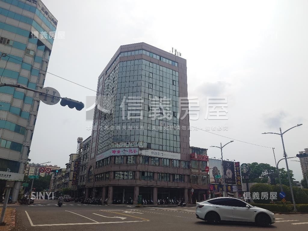 輕軌星巴克旁地下室店鋪房屋室內格局與周邊環境