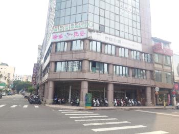輕軌星巴克旁地下室店鋪