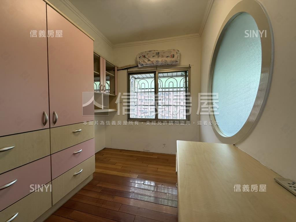揚名三房附車位房屋室內格局與周邊環境