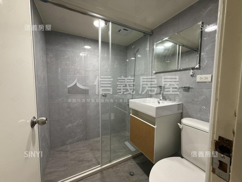 揚名三房附車位房屋室內格局與周邊環境