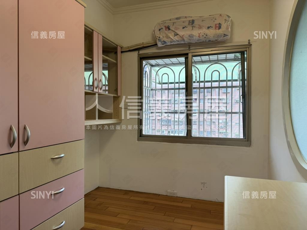 揚名三房附車位房屋室內格局與周邊環境