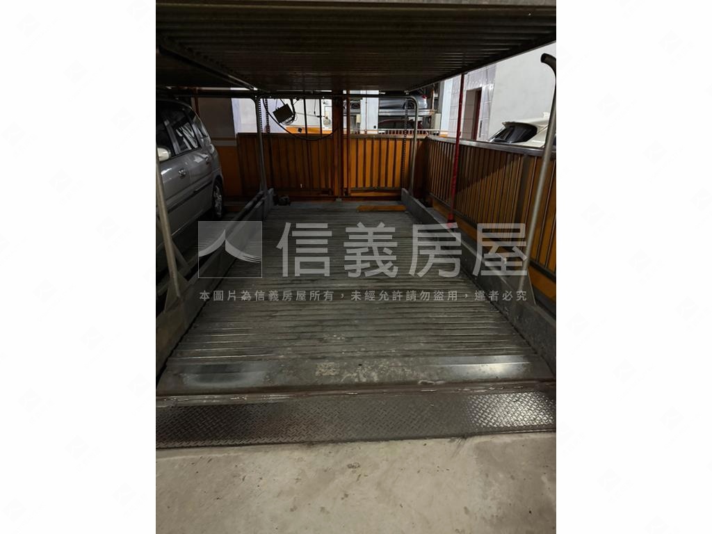 揚名三房附車位房屋室內格局與周邊環境