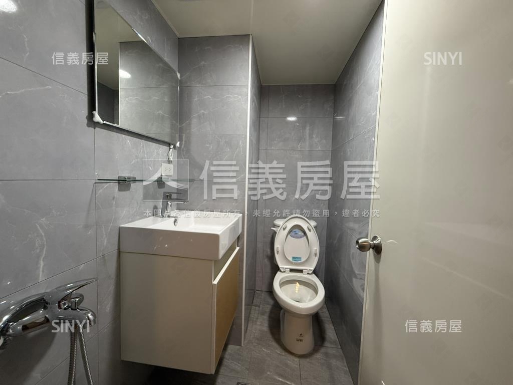 揚名三房附車位房屋室內格局與周邊環境