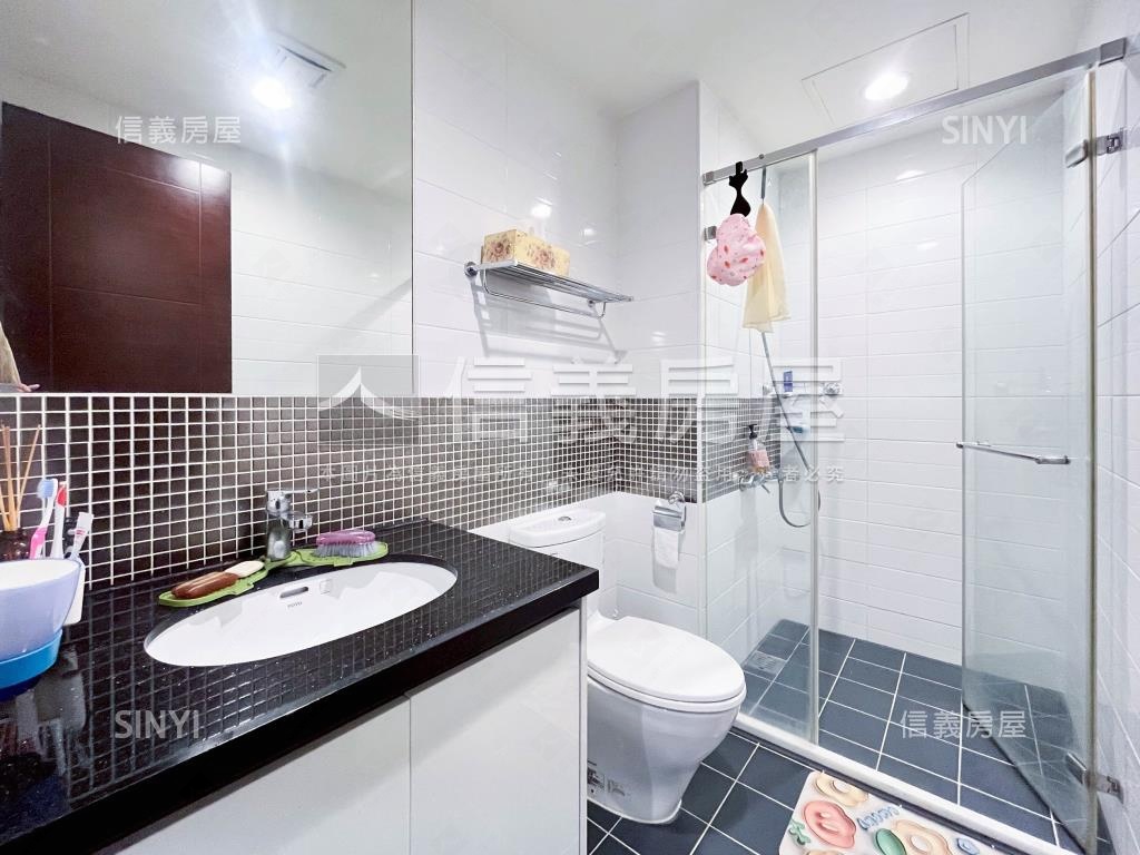 出價談！捷運２房２衛車位房屋室內格局與周邊環境