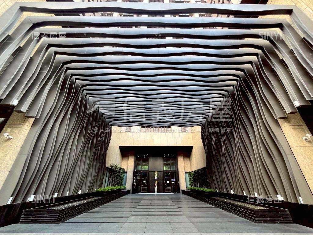 出價談！捷運２房２衛車位房屋室內格局與周邊環境