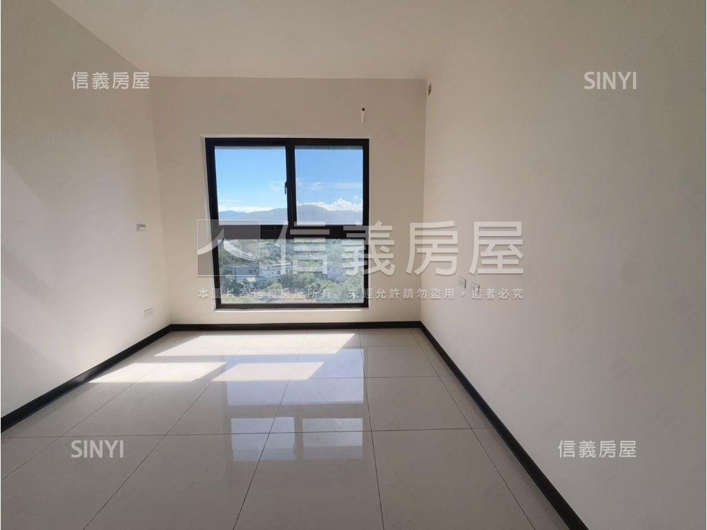 楊梅鴻灃越全新３房車位房屋室內格局與周邊環境