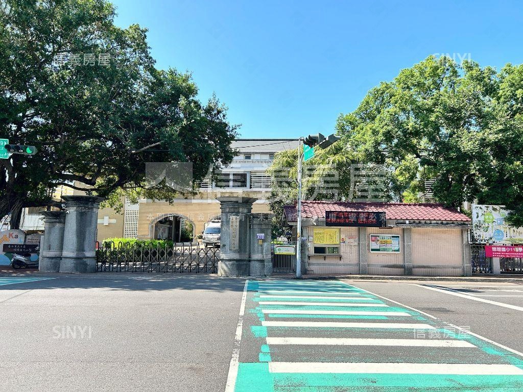烏日溪南邊間別墅房屋室內格局與周邊環境