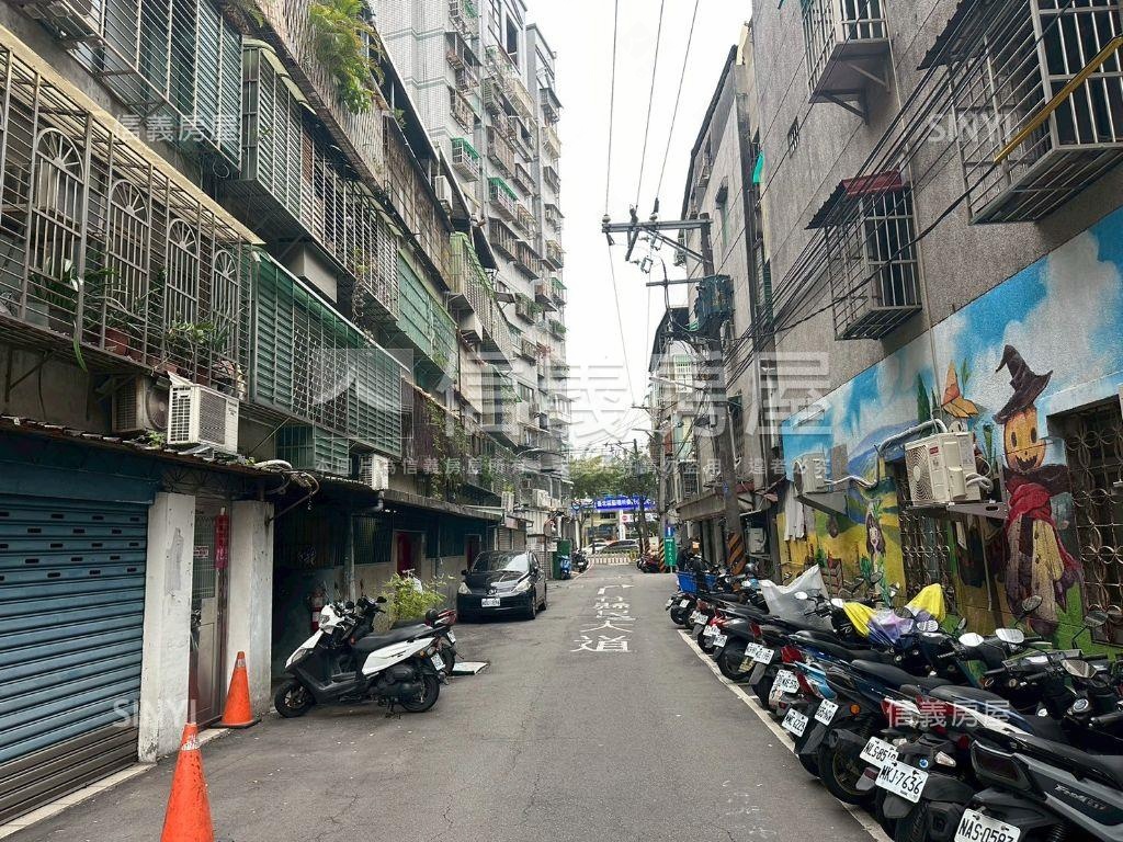 明亮近新埔捷運三房房屋室內格局與周邊環境