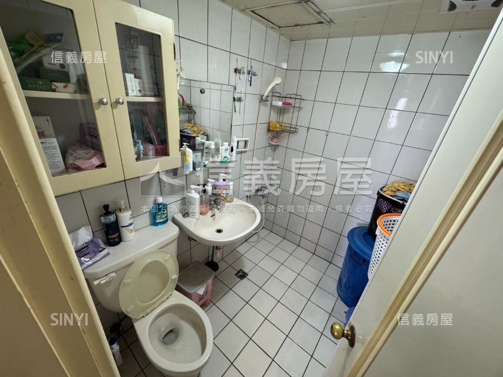 專任☆領袖王朝優質三房房屋室內格局與周邊環境