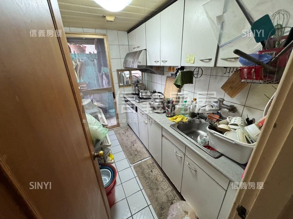 專任☆領袖王朝優質三房房屋室內格局與周邊環境