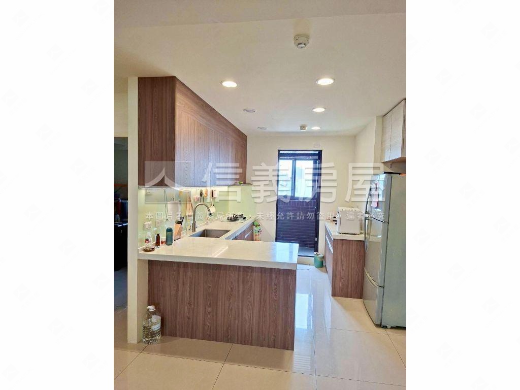 中和捷運‧世界Ｖ１景觀戶房屋室內格局與周邊環境