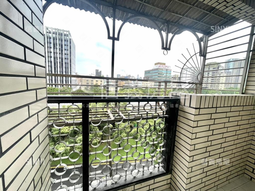 附中稀有綠景三房房屋室內格局與周邊環境