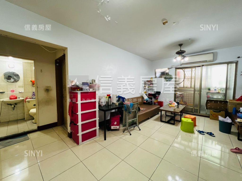 近鳳山車站學區宅三房平車房屋室內格局與周邊環境