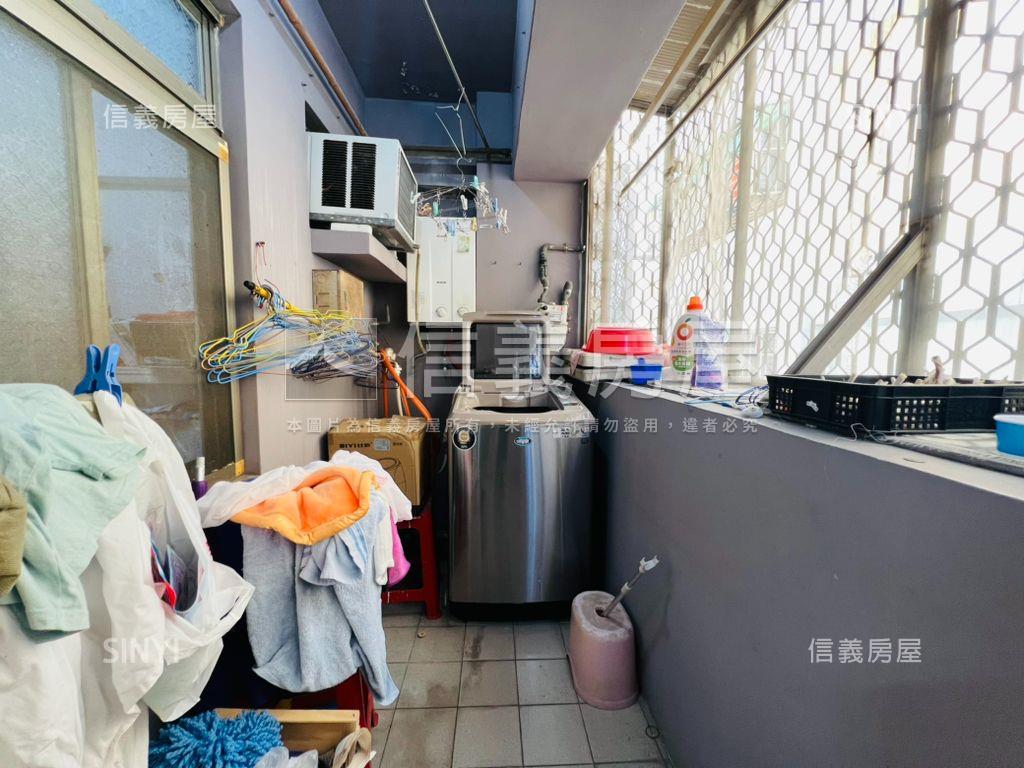 近鳳山車站學區宅三房平車房屋室內格局與周邊環境