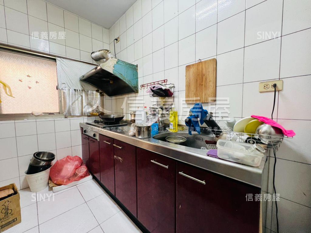 近鳳山車站學區宅三房平車房屋室內格局與周邊環境