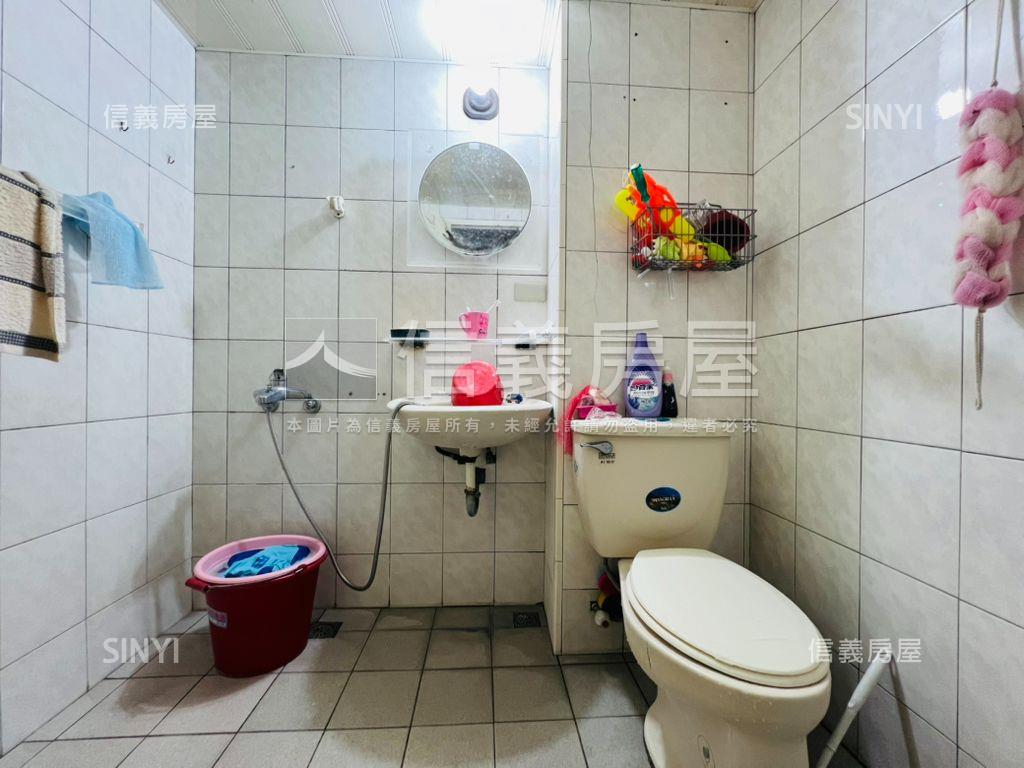 近鳳山車站學區宅三房平車房屋室內格局與周邊環境