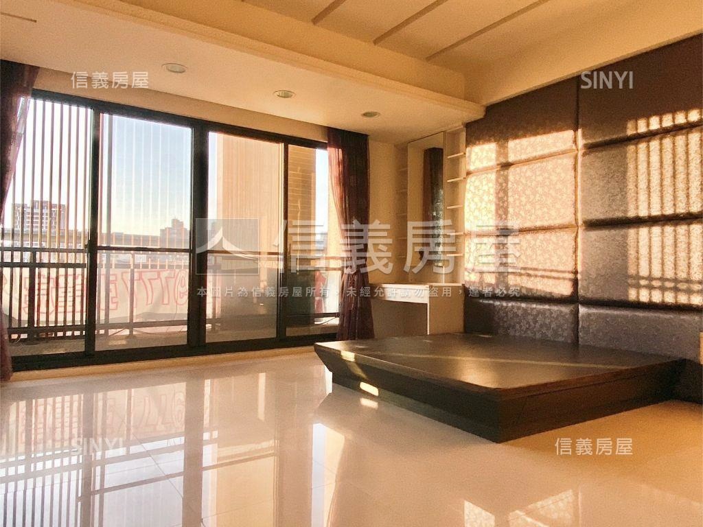 臨路大面寬質感透天房屋室內格局與周邊環境