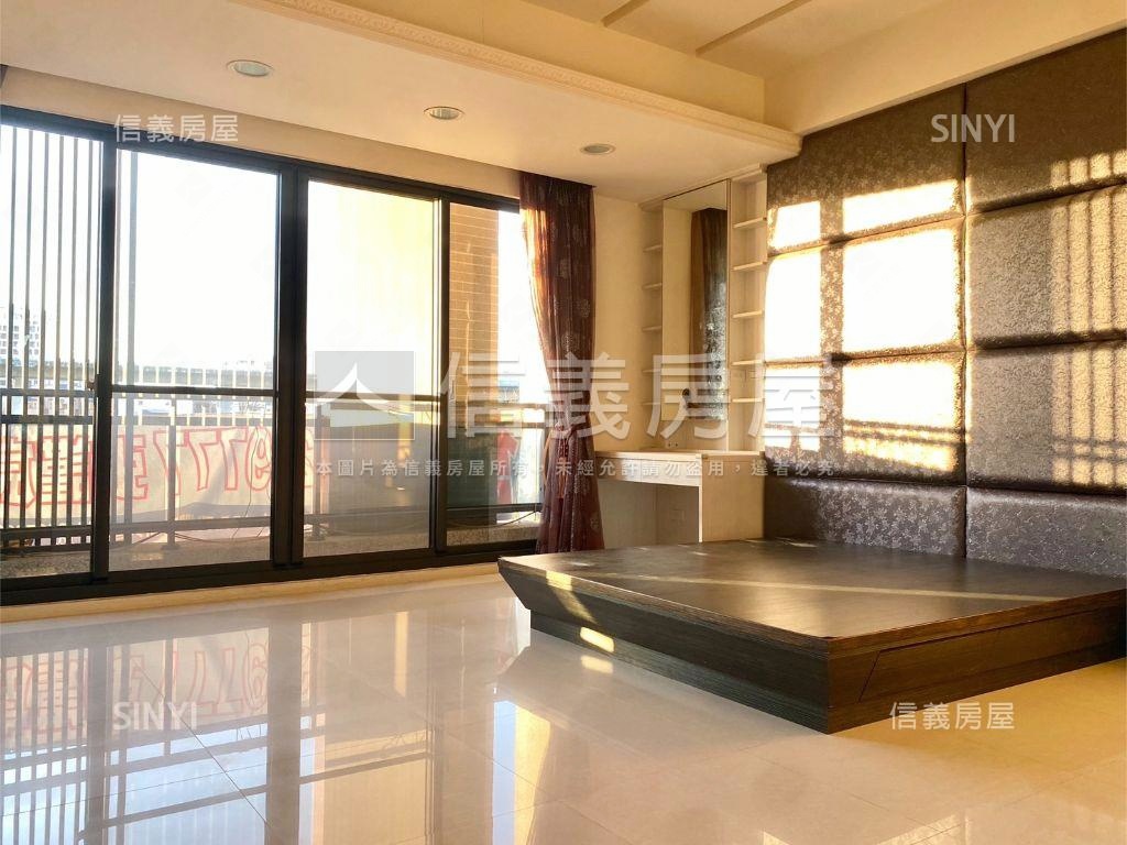 臨路大面寬質感透天房屋室內格局與周邊環境