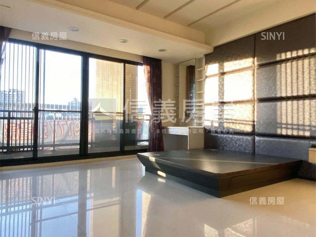 臨路大面寬質感透天房屋室內格局與周邊環境