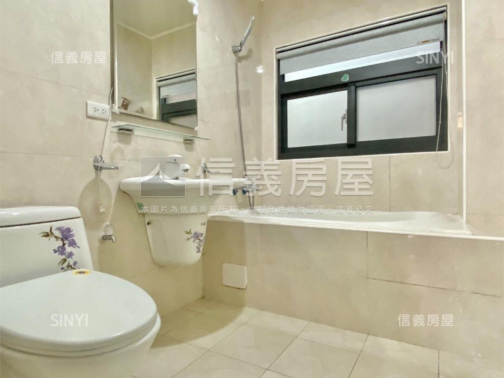 臨路大面寬質感透天房屋室內格局與周邊環境