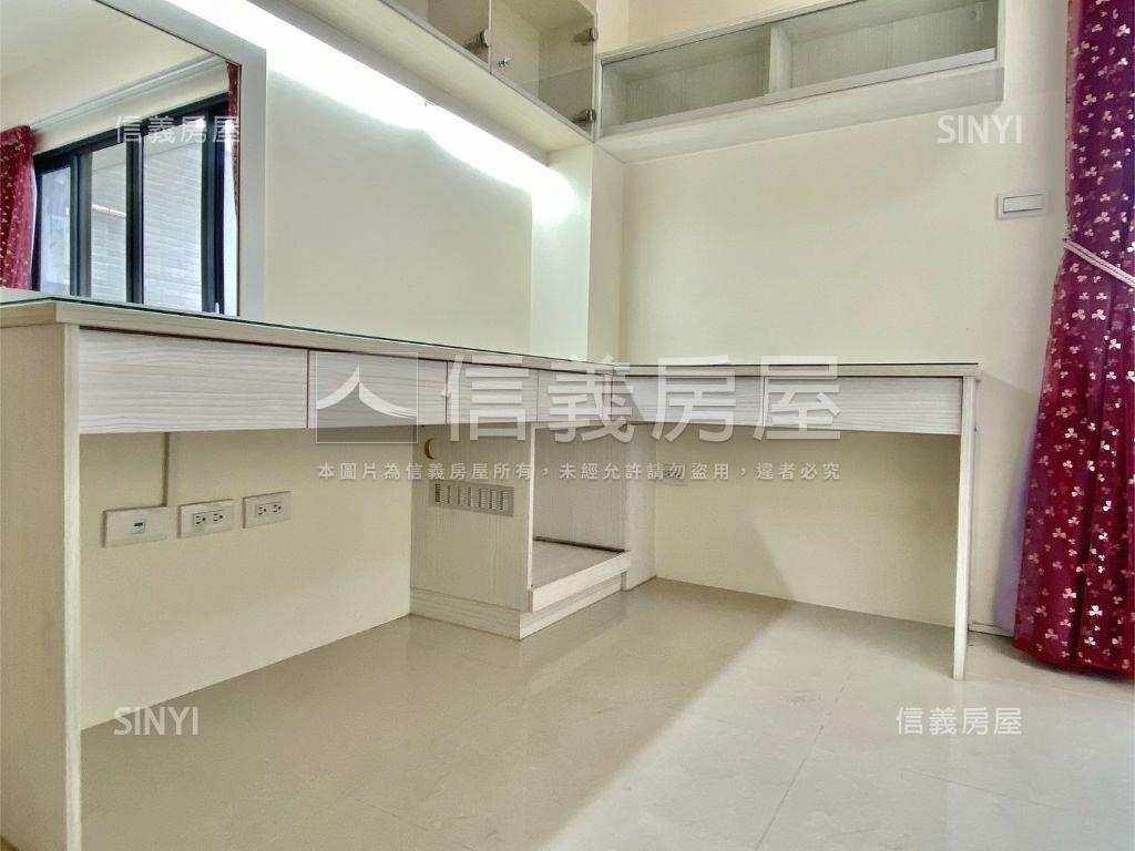 臨路大面寬質感透天房屋室內格局與周邊環境