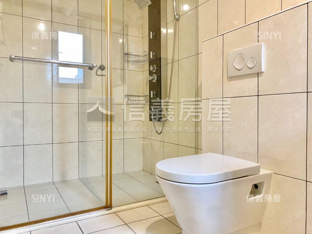 臨路大面寬質感透天房屋室內格局與周邊環境