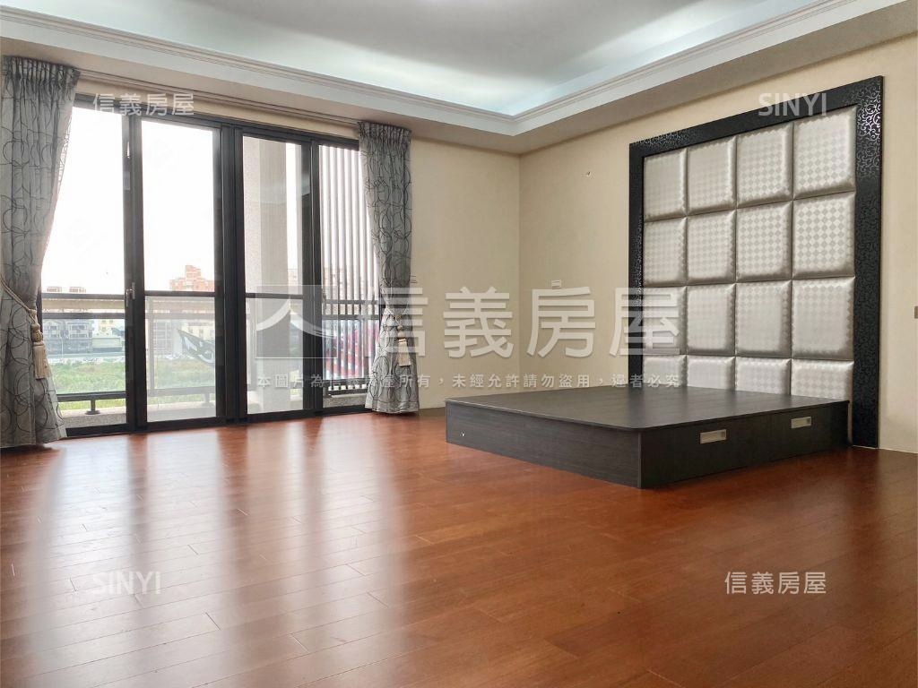 臨路大面寬質感透天房屋室內格局與周邊環境