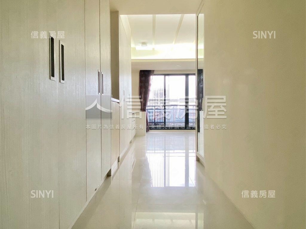 臨路大面寬質感透天房屋室內格局與周邊環境