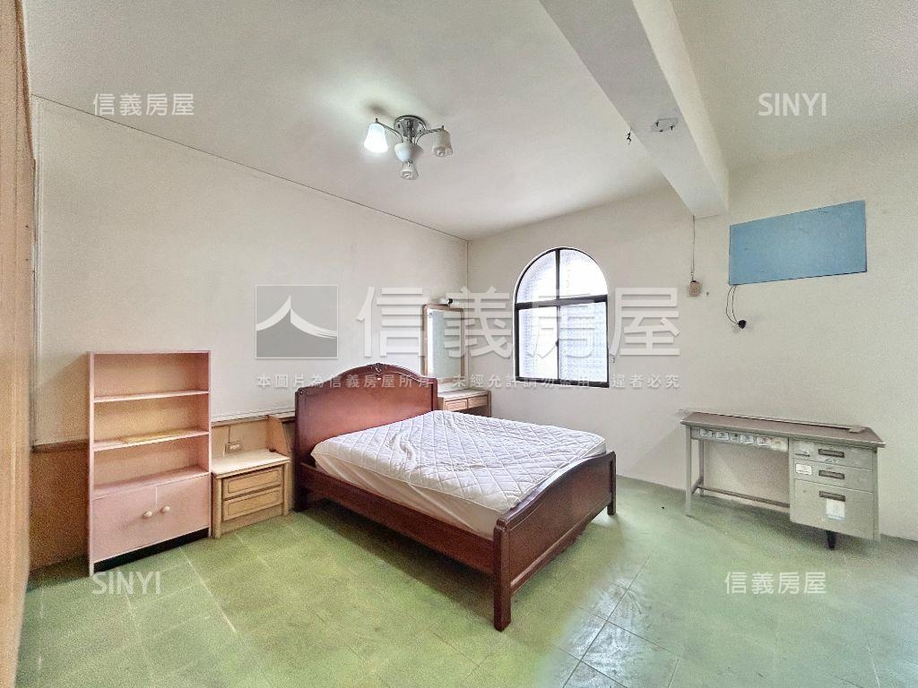 合江街稀有車庫別墅房屋室內格局與周邊環境