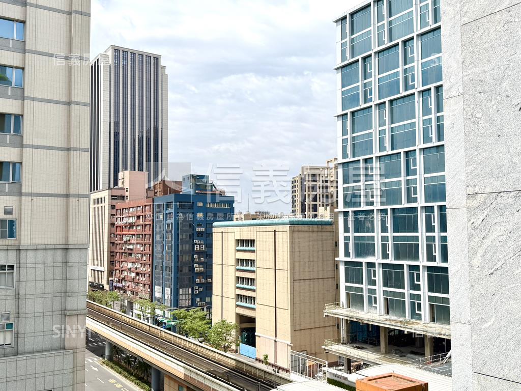東區志榮ＢＲ４泳池三房房屋室內格局與周邊環境
