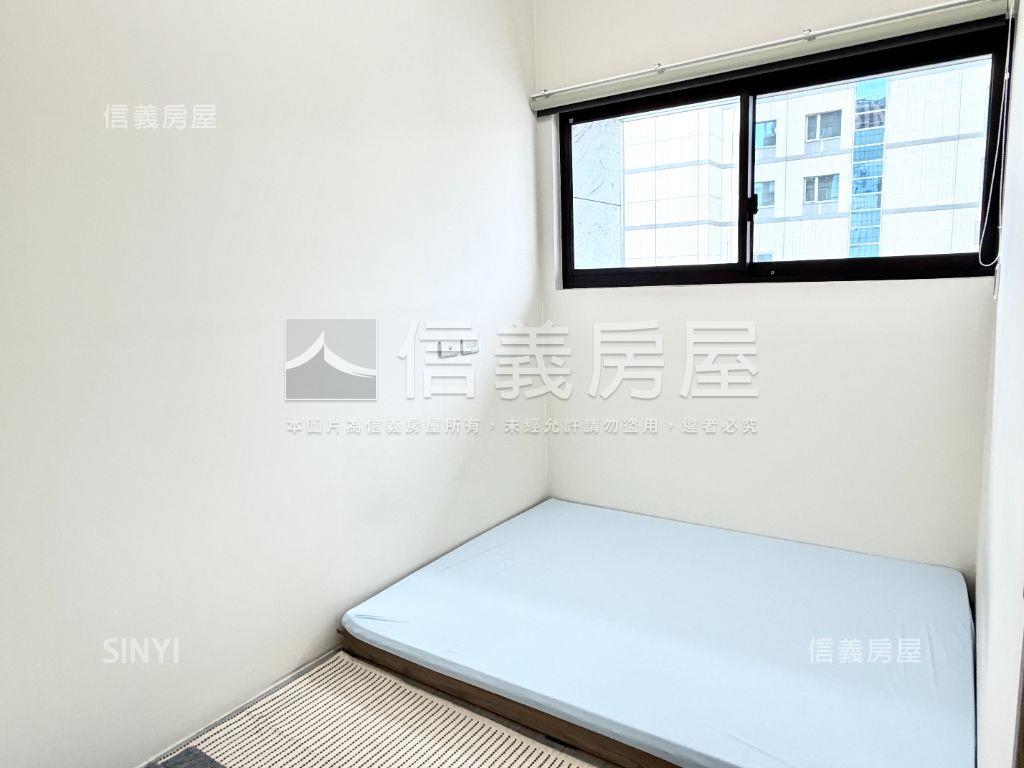 東區志榮ＢＲ４泳池三房房屋室內格局與周邊環境