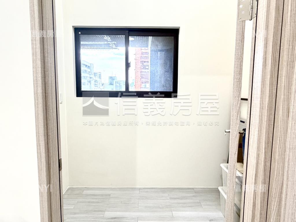 東區志榮ＢＲ４泳池三房房屋室內格局與周邊環境