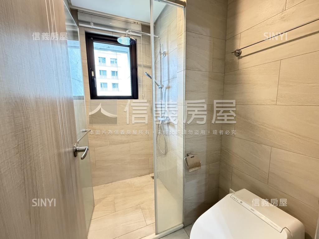 東區志榮ＢＲ４泳池三房房屋室內格局與周邊環境