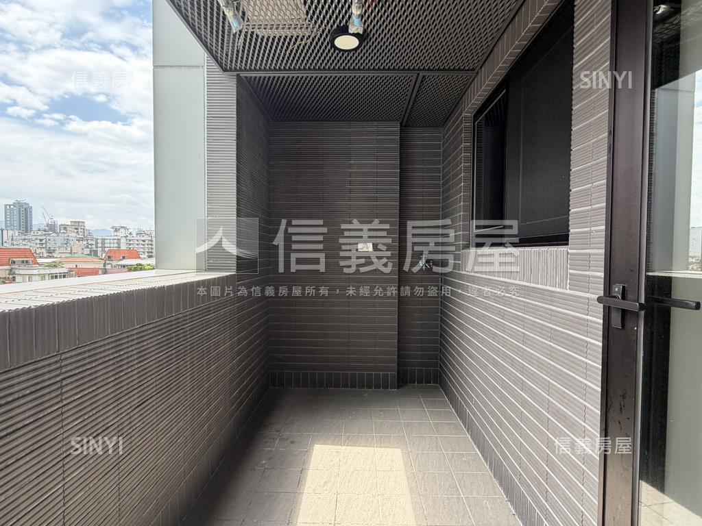 東區志榮ＢＲ４泳池三房房屋室內格局與周邊環境