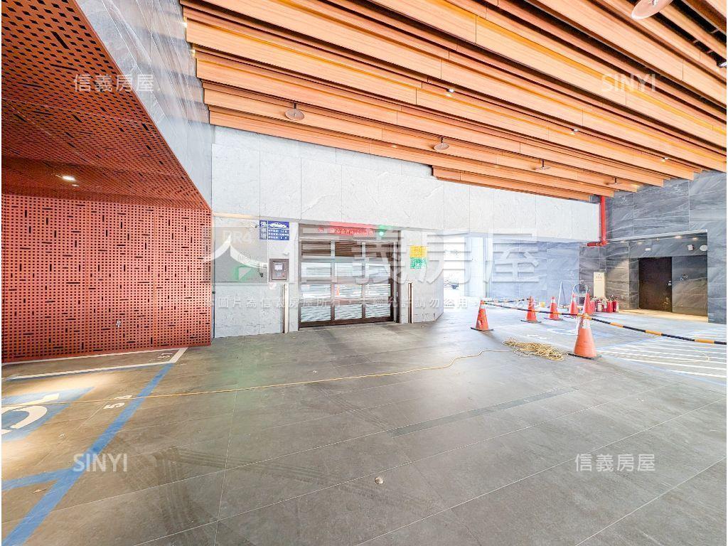 東區志榮ＢＲ４泳池三房房屋室內格局與周邊環境