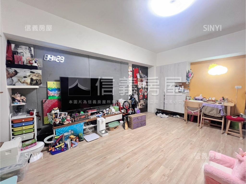 店長推薦板橋三房車位房屋室內格局與周邊環境