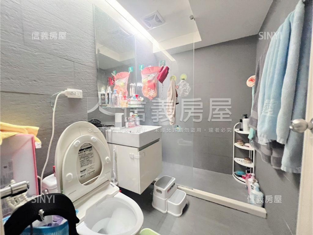 店長推薦板橋三房車位房屋室內格局與周邊環境