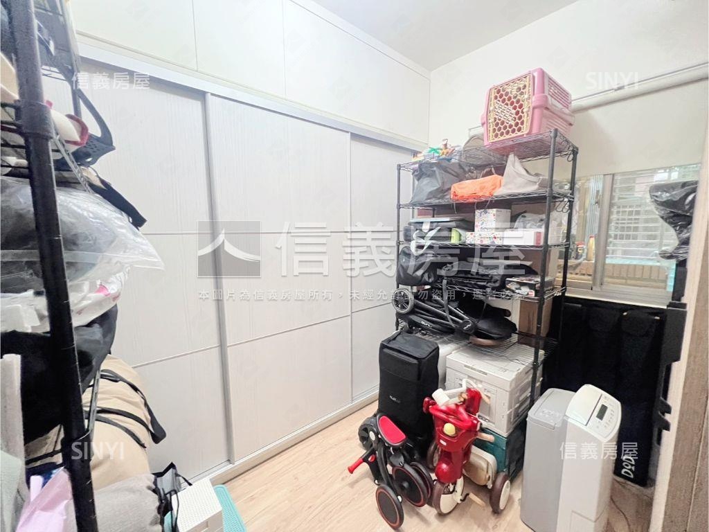 店長推薦板橋三房車位房屋室內格局與周邊環境