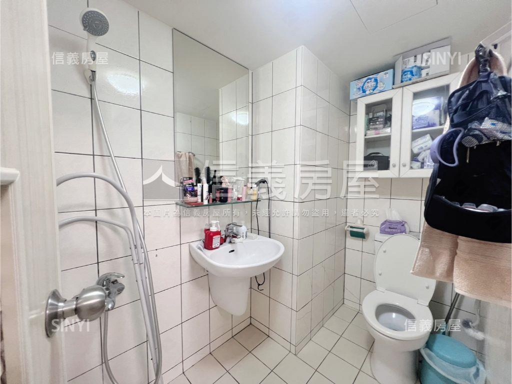 店長推薦板橋三房車位房屋室內格局與周邊環境