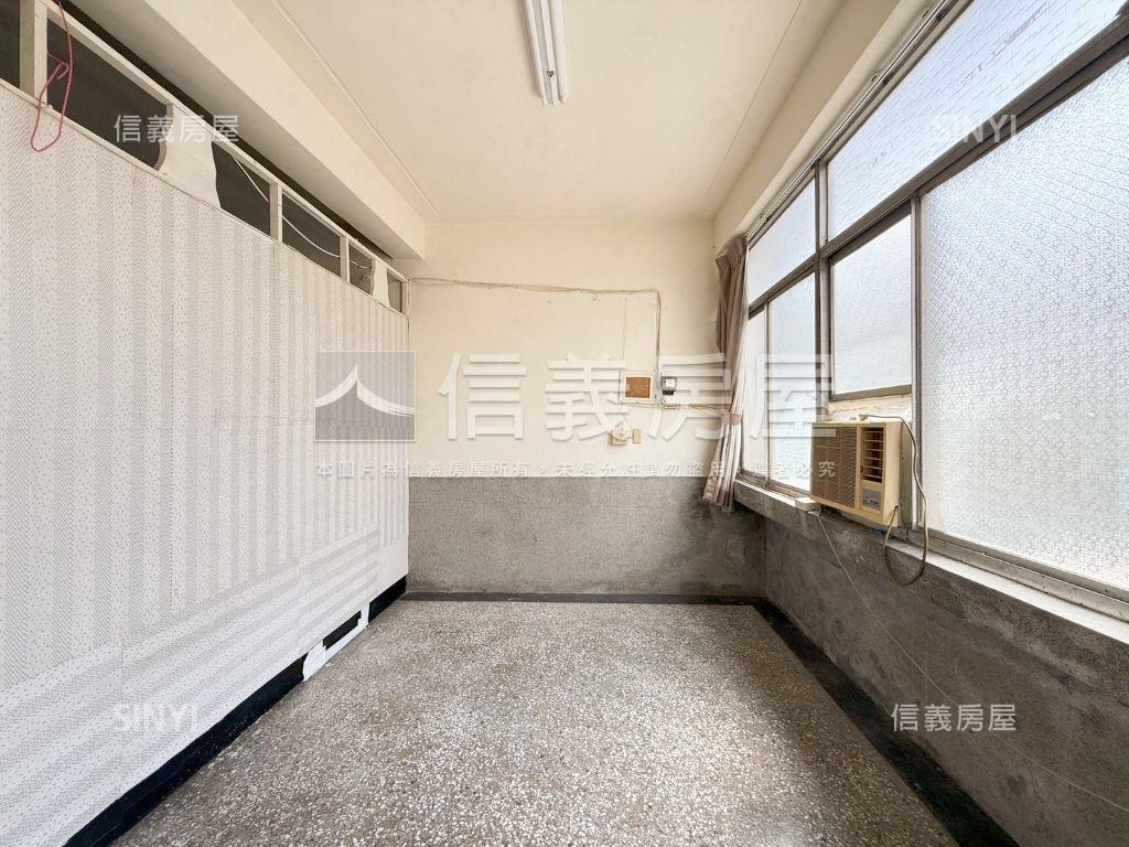 建工生活圈正馬路騎樓透店房屋室內格局與周邊環境