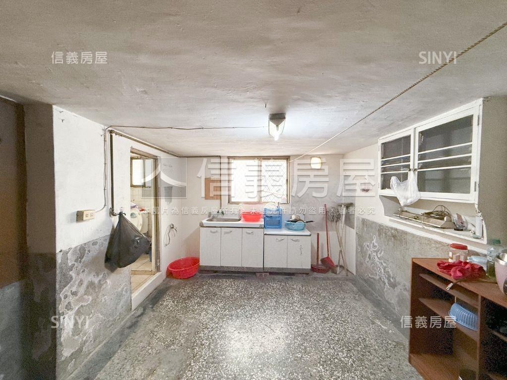 建工生活圈正馬路騎樓透店房屋室內格局與周邊環境