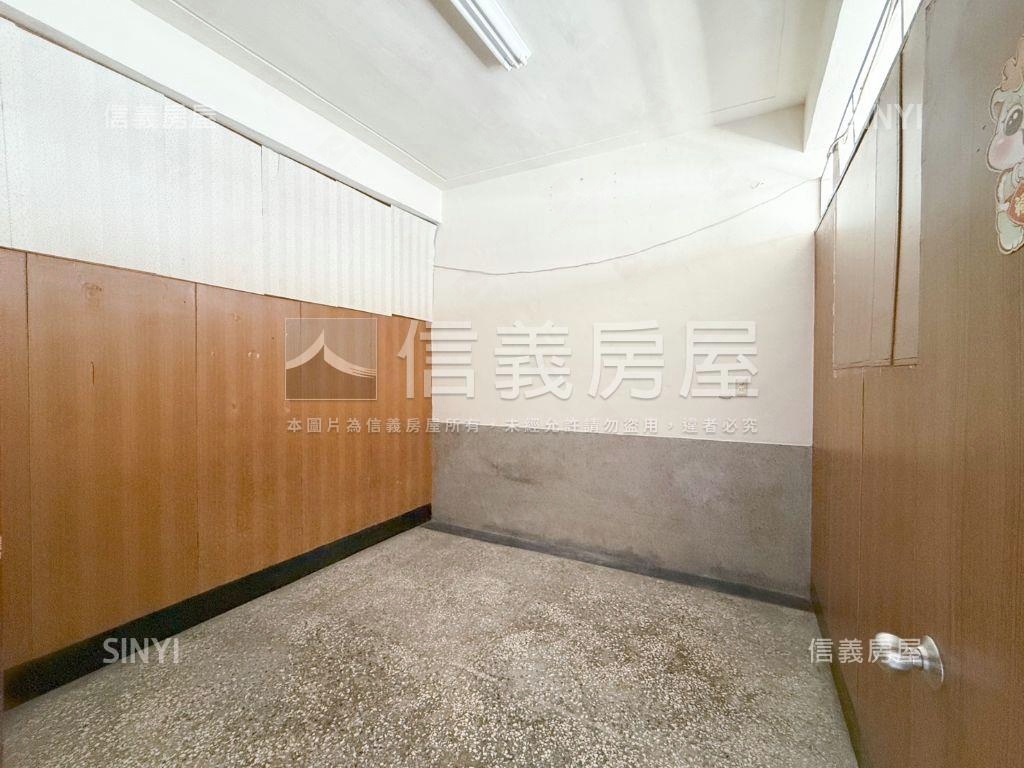 建工生活圈正馬路騎樓透店房屋室內格局與周邊環境