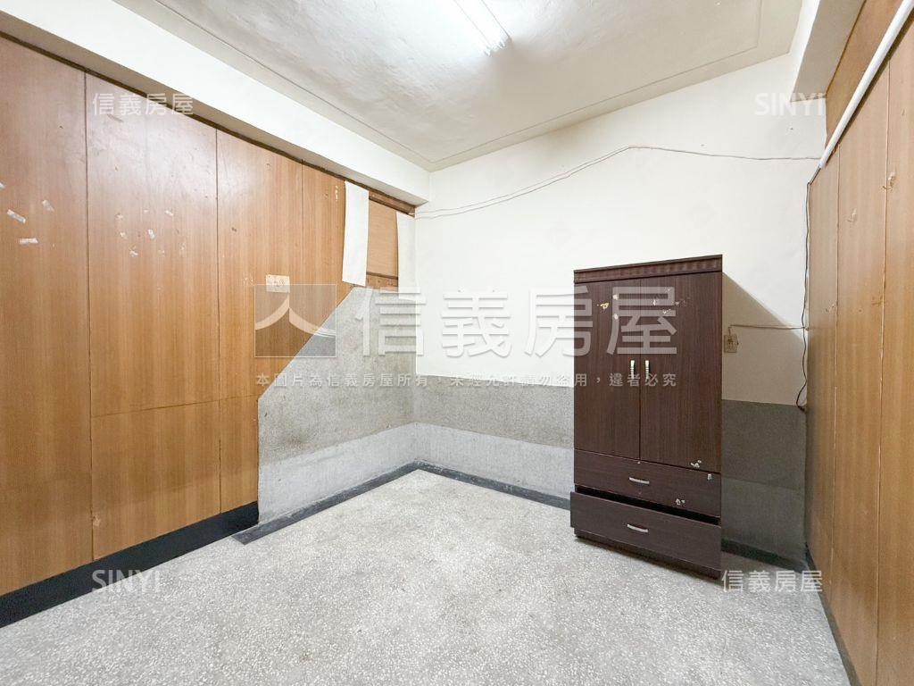 建工生活圈正馬路騎樓透店房屋室內格局與周邊環境