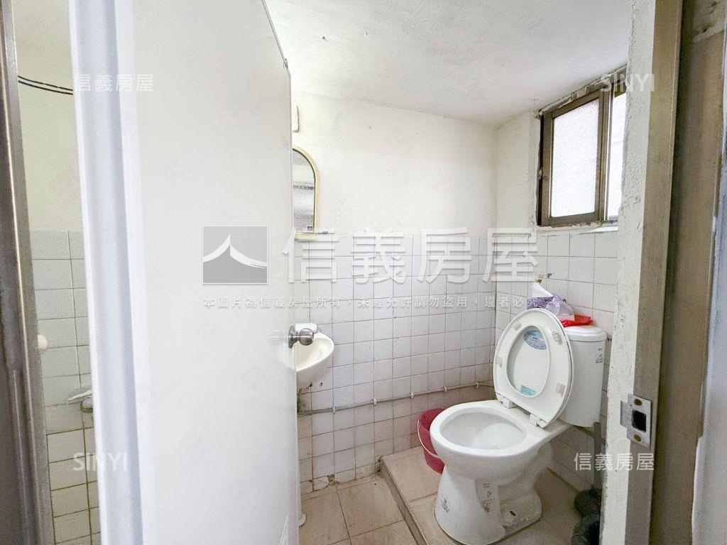 建工生活圈正馬路騎樓透店房屋室內格局與周邊環境