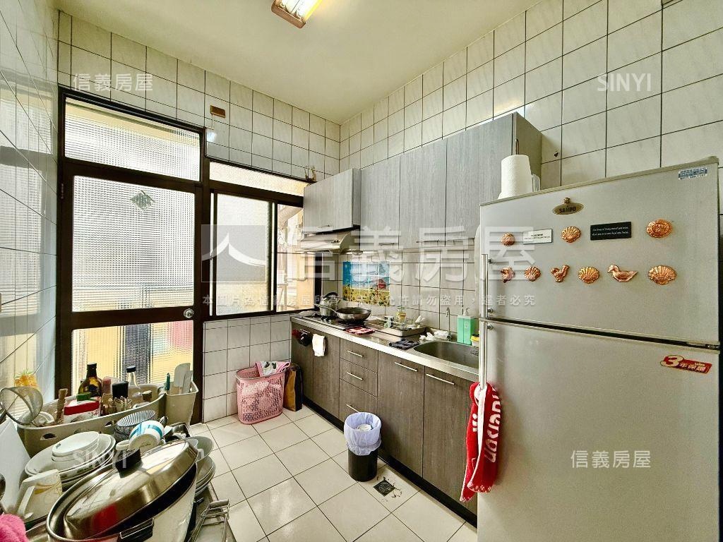 近河堤。明亮採光。大四房房屋室內格局與周邊環境