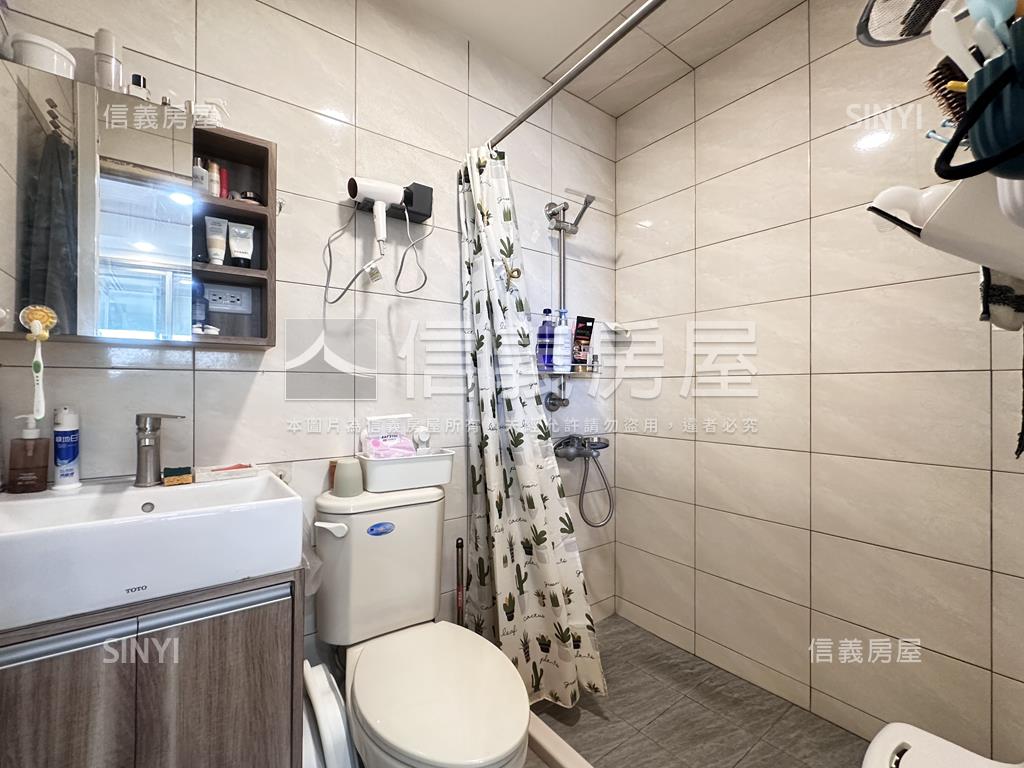 高樓層景觀套房含平移車位房屋室內格局與周邊環境