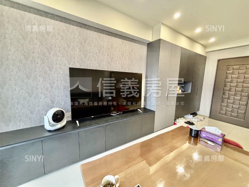 鳳凰冠帝王戶三房平車房屋室內格局與周邊環境